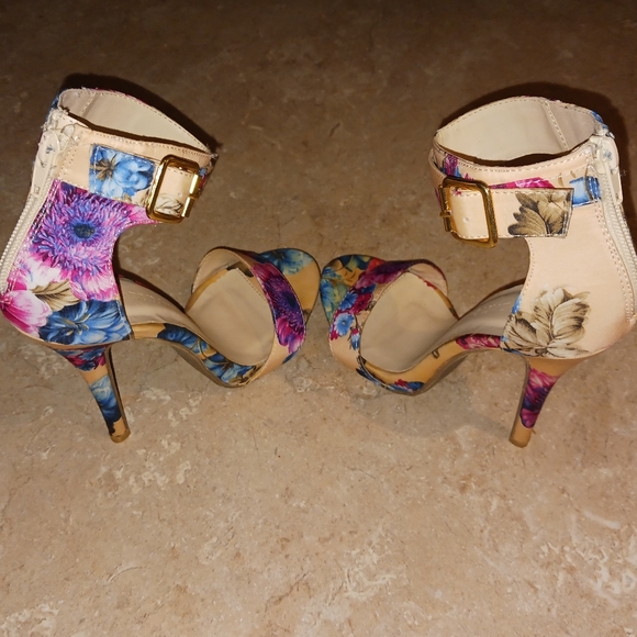 New Stunning Wild Diva Floral Stiletto Heels - Picture 6 of 13